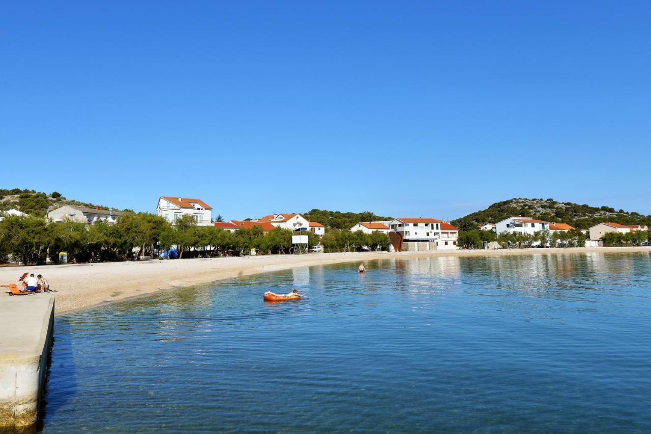 Lunga, * Murter